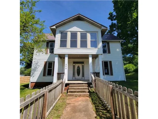 HUD Home — 504 Evans St, Livingston, TN 38570