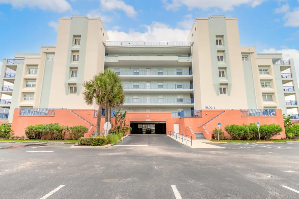 HUD Home β 5300 S Atlantic Ave Apt3605, New Smyrna Beach, FL 32169