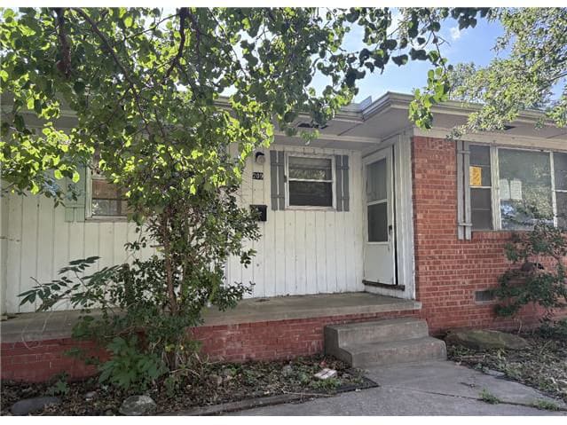 HUD Home — 209 S 101st East Ave, Tulsa, OK 74128