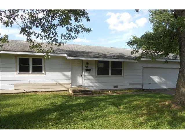 HUD Home β 511 Sunset Cir, Columbus, KS 66725