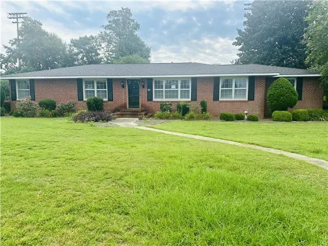 HUD Home — 905 S Wiley Ave, Donalsonville, GA 39845