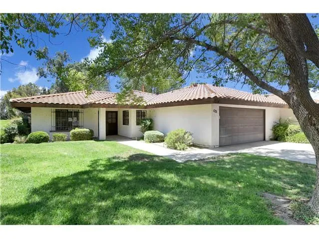 HUD Home β 1221 Seven Hills Dr, Hemet, CA 92545