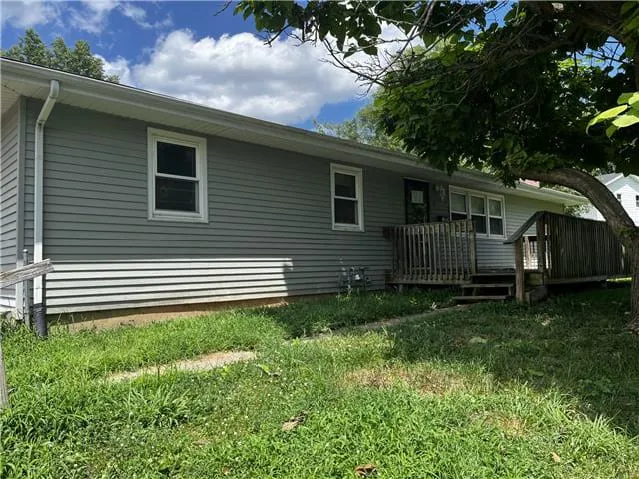 HUD Home β 1204 Wornall Rd, Excelsior Springs, MO 64024