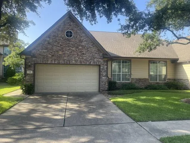 HUD Home — 7818 Glenn Cliff Dr, Houston, TX 77064