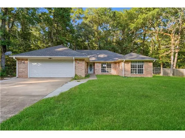 HUD Home — 6 Lost Forest, Trinity, TX 75862