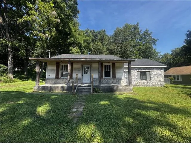 HUD Home — 810 S Chattanooga St, La Fayette, GA 30728