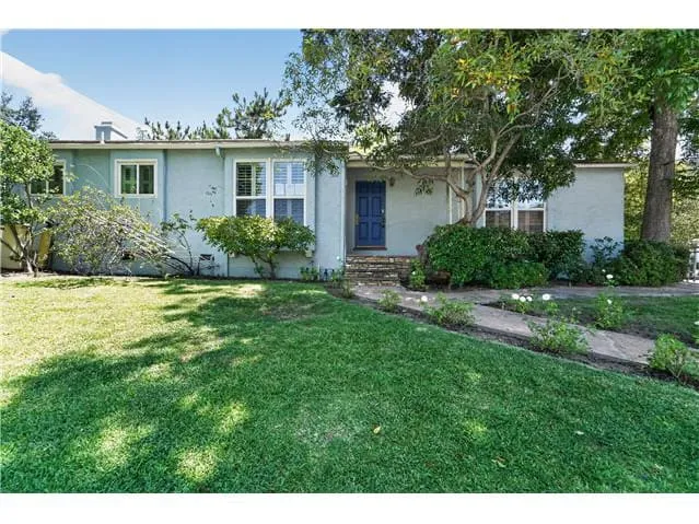 HUD Home — 2201 E Glenoaks Blvd, Glendale, CA 91206