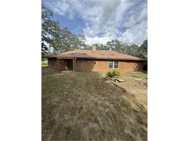 HUD Home β 64 Golfview Dr, Hilltop Lakes, TX 77871