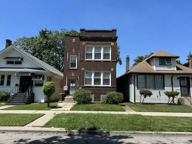 HUD Home β 7648 S Luella Ave, Chicago, IL 60649