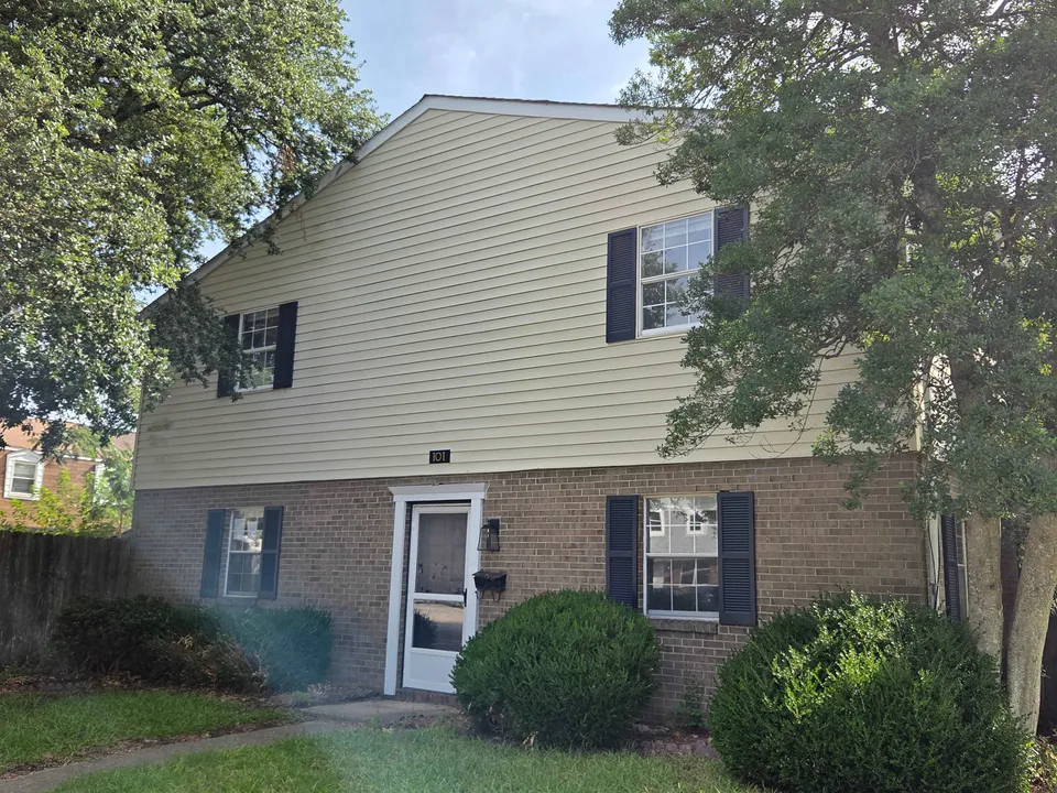 HUD Home β 101 Hampstead Ct, Hampton, VA 23669