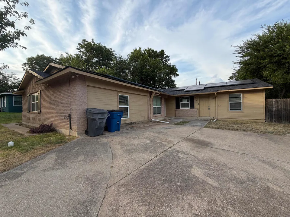 HUD Home — 441 Goldwood Dr, Dallas, TX 75232