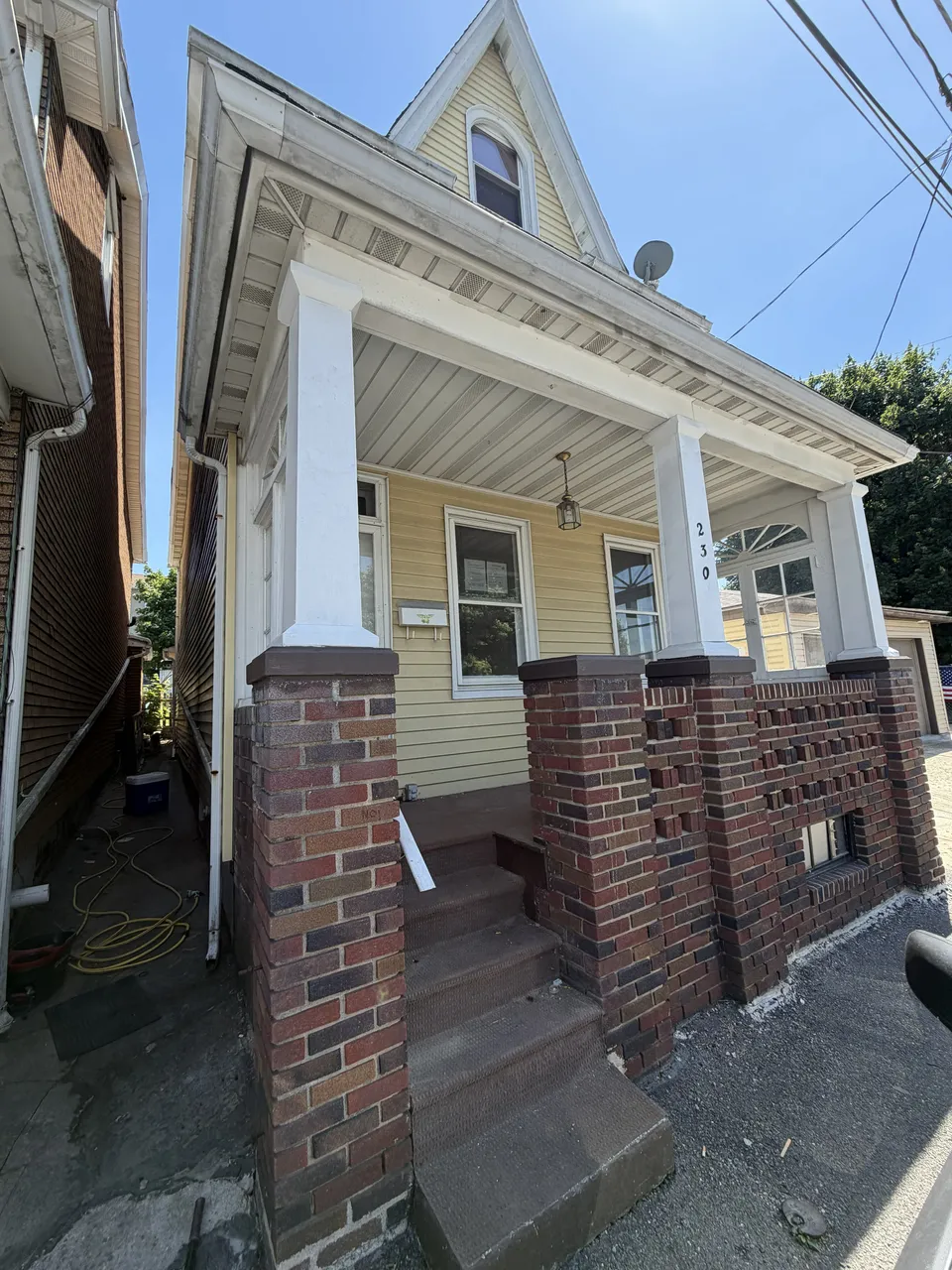 HUD Home β 230 W Early Ave, Coaldale, PA 18218