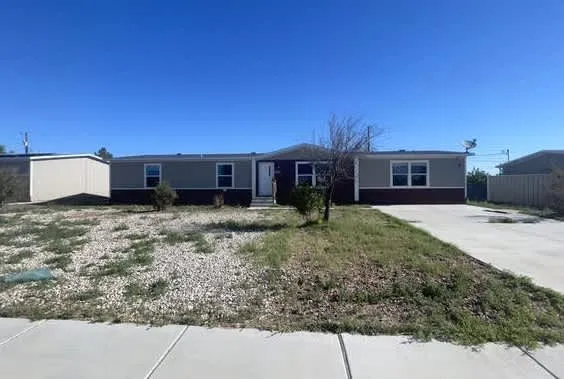 HUD Home β 916 Butternut St, Carlsbad, NM 88220