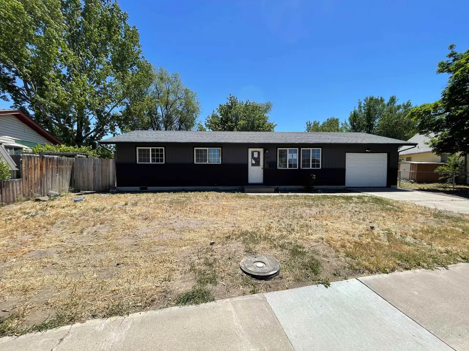 HUD Home β 511 Chestnut St, Mountain Home, ID 83647