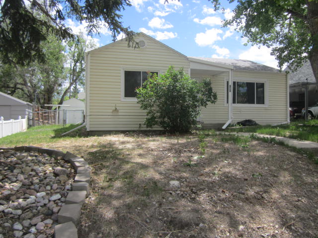 HUD Home — 737 E 15th St, Casper, WY 82601