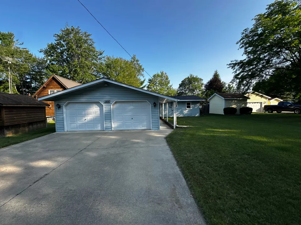 HUD Home — 1466 Lake James Dr, Prudenville, MI 48651