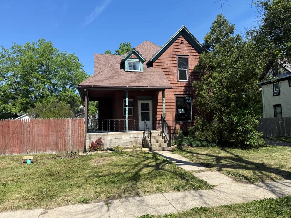 HUD Home β 1030 Prairie Ave, Beloit, WI 53511