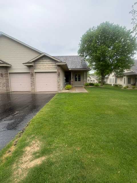 HUD Home — 6801 24th St N, Saint Paul, MN 55128
