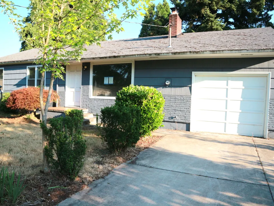 HUD Home — 18230 Ne Flanders St, Portland, OR 97230