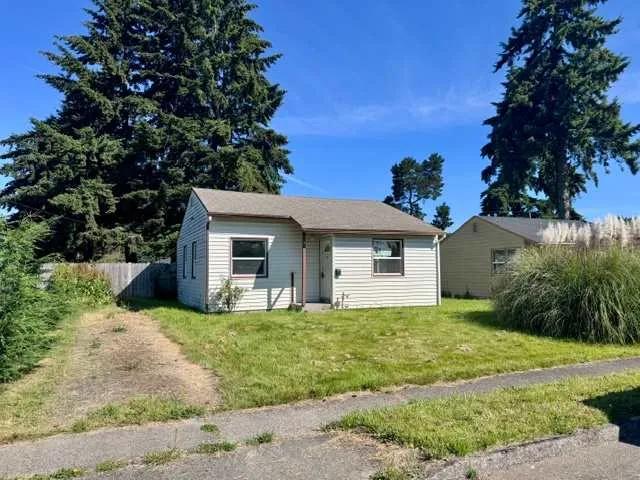 HUD Home β 307 Cypress St, Longview, WA 98632
