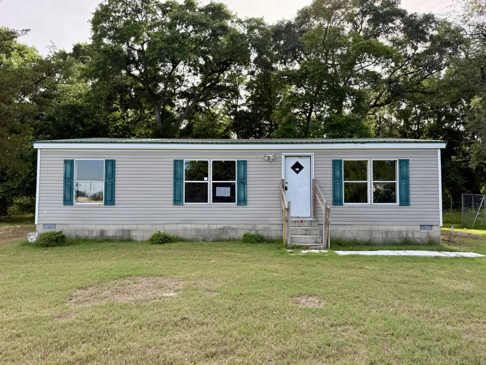 HUD Home — 6707 Sharptown Rd, Laurel, DE 19956