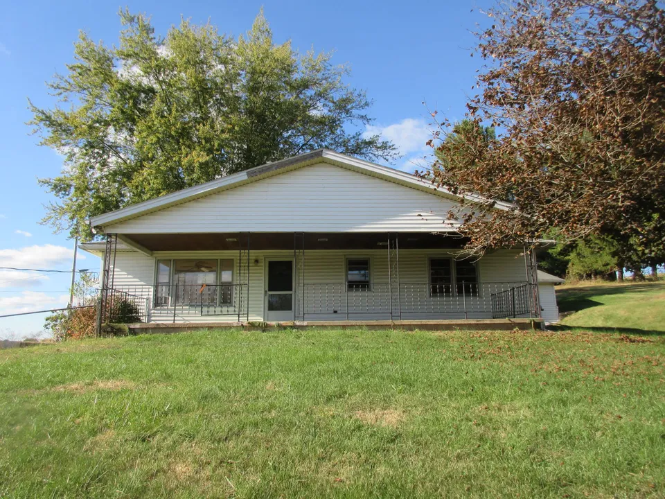 HUD Home β 35 Pleasant Valley Rd, Claysville, PA 15323