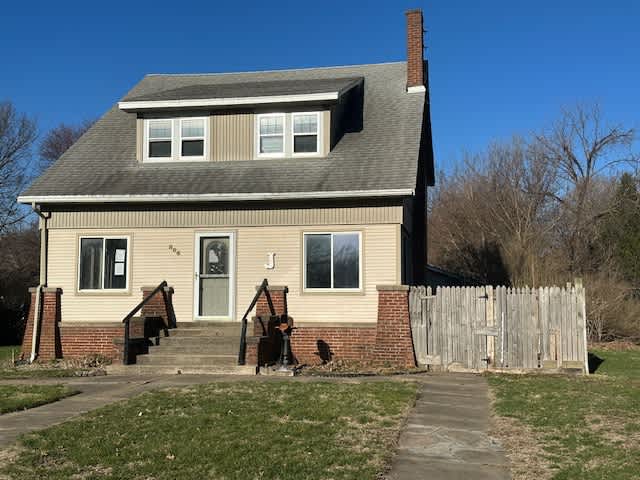 HUD Home — 806 S Elm St, Jefferson, IA 50129