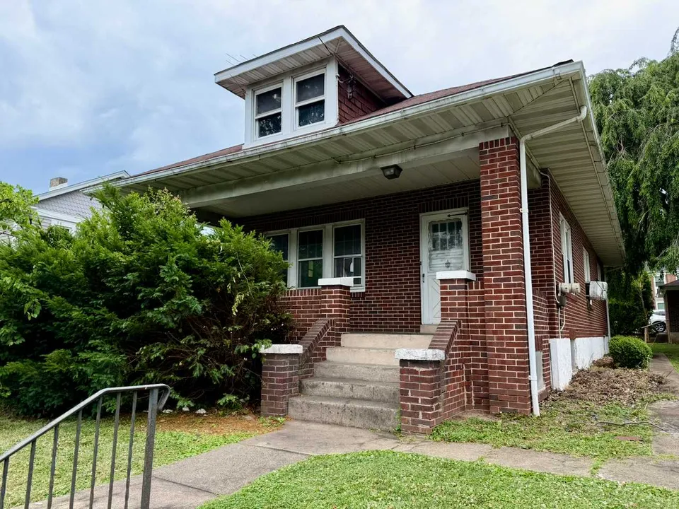 HUD Home β 67 W Schuylkill Rd, Pottstown, PA 19465