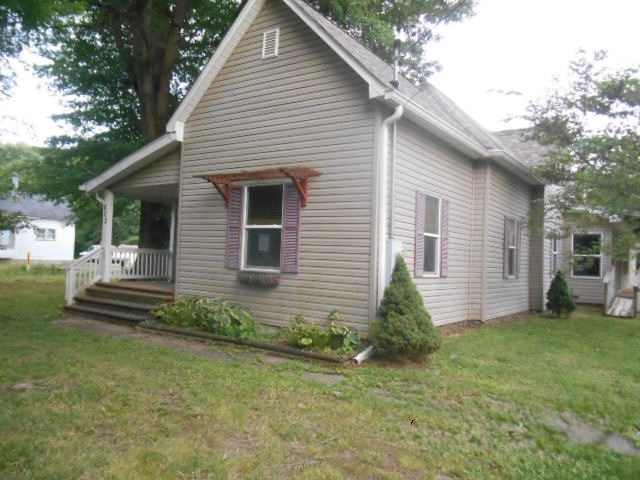HUD Home — 802 North Rd, West Frankfort, IL 62896