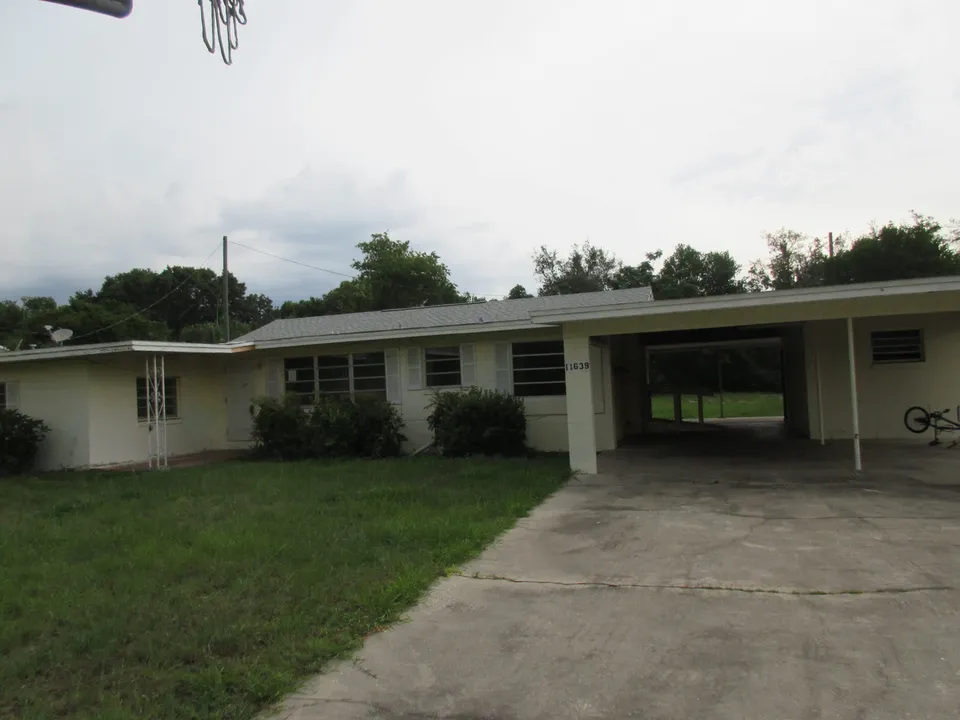 HUD Home — 11639 Huggins St, Leesburg, FL 34788