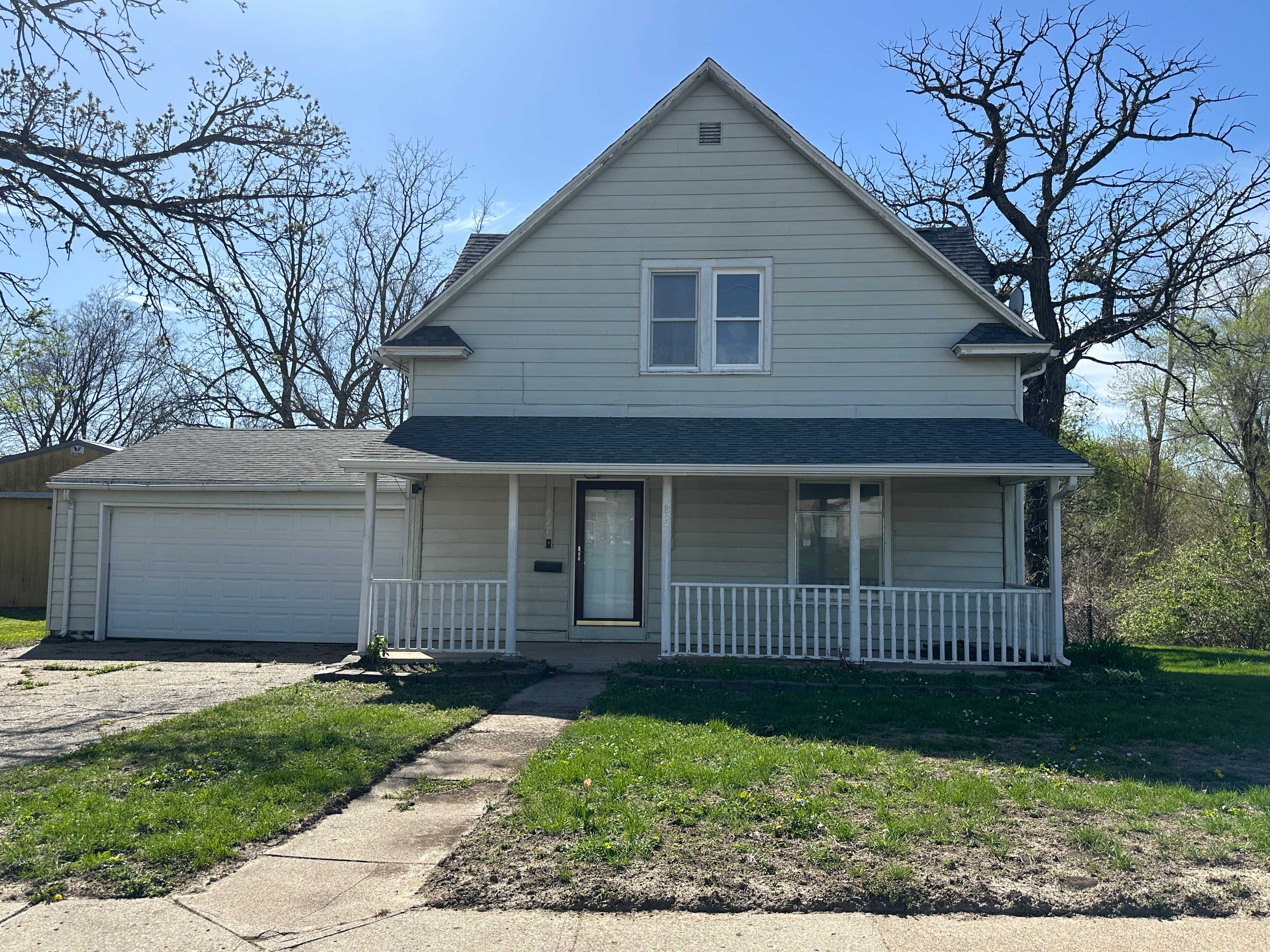 HUD Home — 827 1st St N, Newton, IA 50208