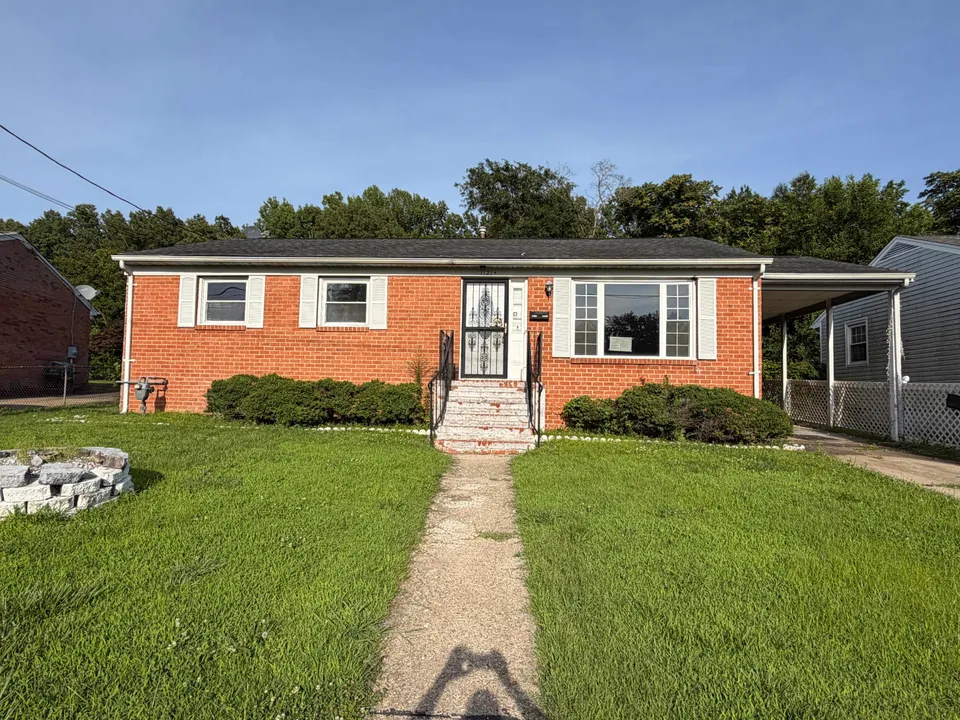 HUD Home — 1121 E Booker Cir, Petersburg, VA 23803
