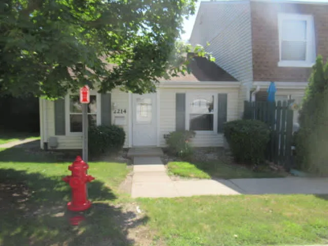 HUD Home β 2214 Brittany Ct, Schaumburg, IL 60194