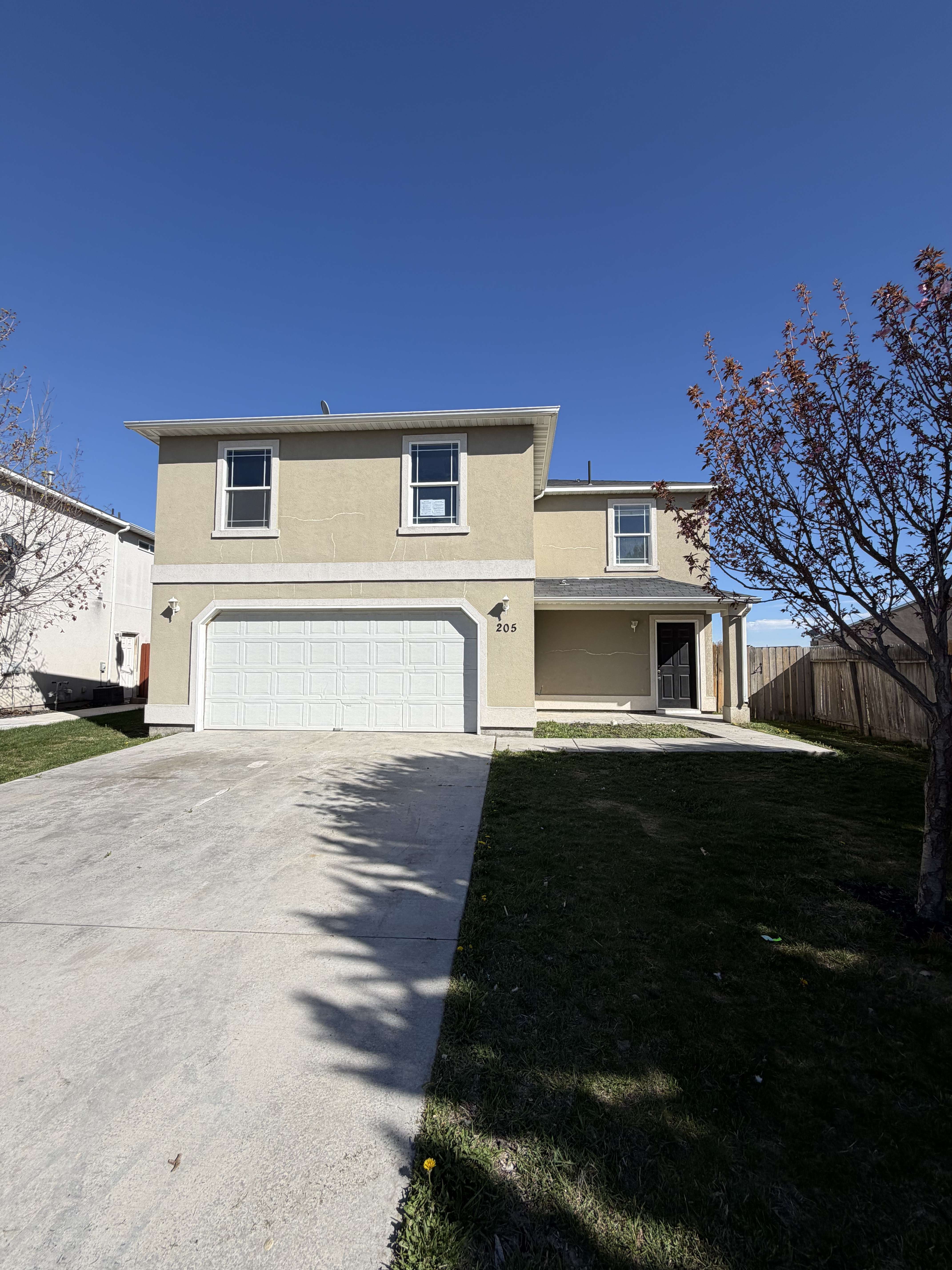 HUD Home — 205 Middlepark Way, Caldwell, ID 83605