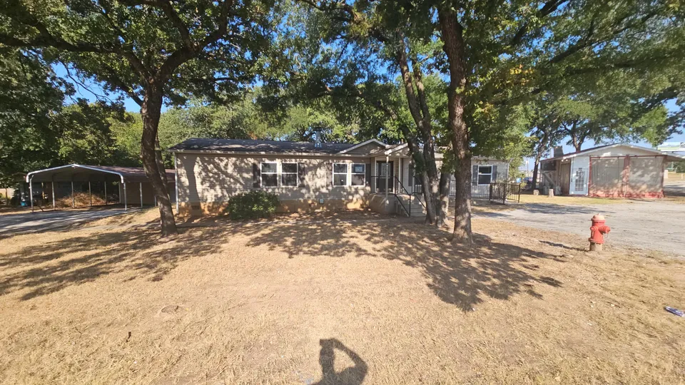 HUD Home — 100 Live Oak St, Sanctuary, TX 76020