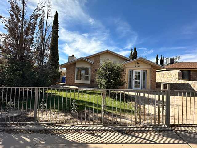 HUD Home — 1587 Whistler Ln, El Paso, TX 79936