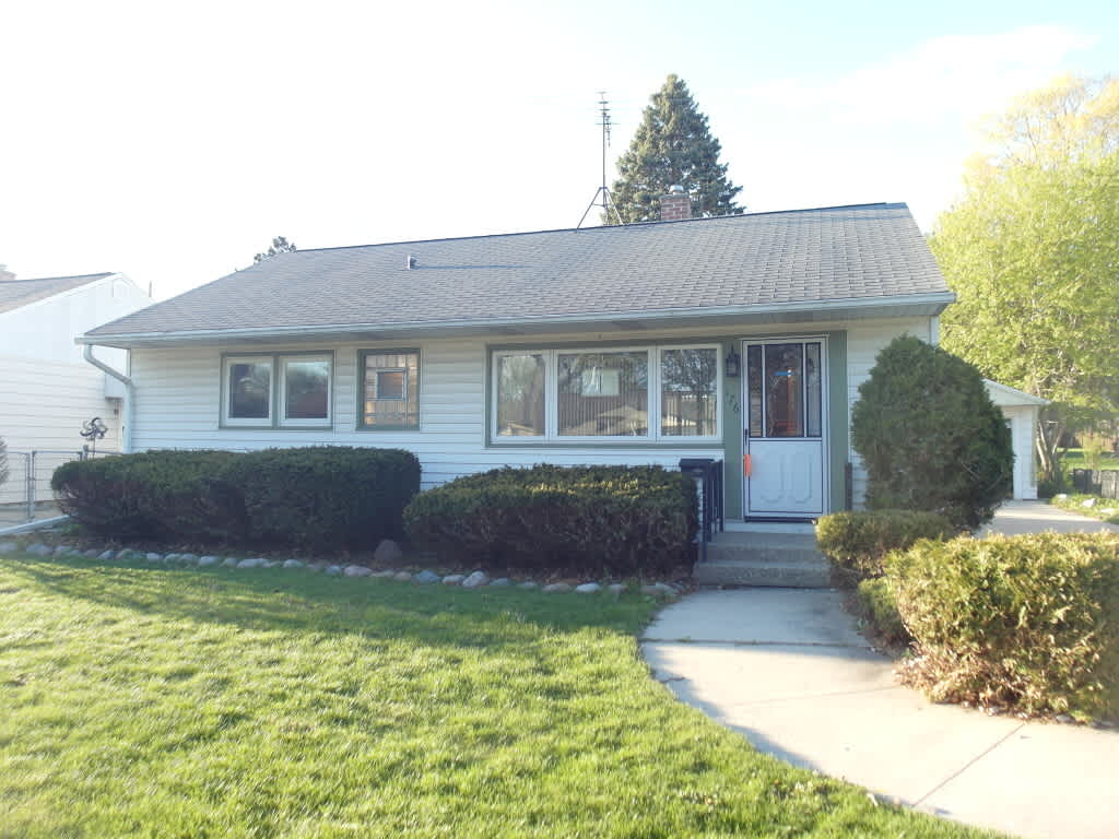 HUD Home — 176 W Armour Ave, Milwaukee, WI 53207