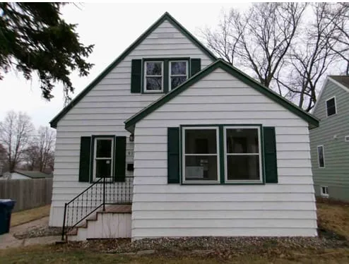 HUD Home β 911 W Cavour Ave, Fergus Falls, MN 56537