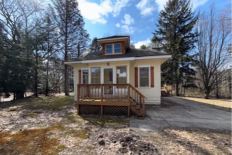 HUD Home — 6707 W Decker Rd, Ludington, MI 49431