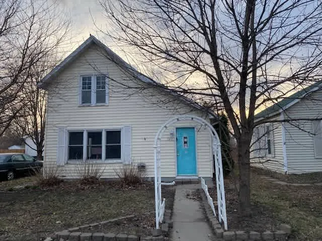 HUD Home β 321 S Main St, Lake Crystal, MN 56055