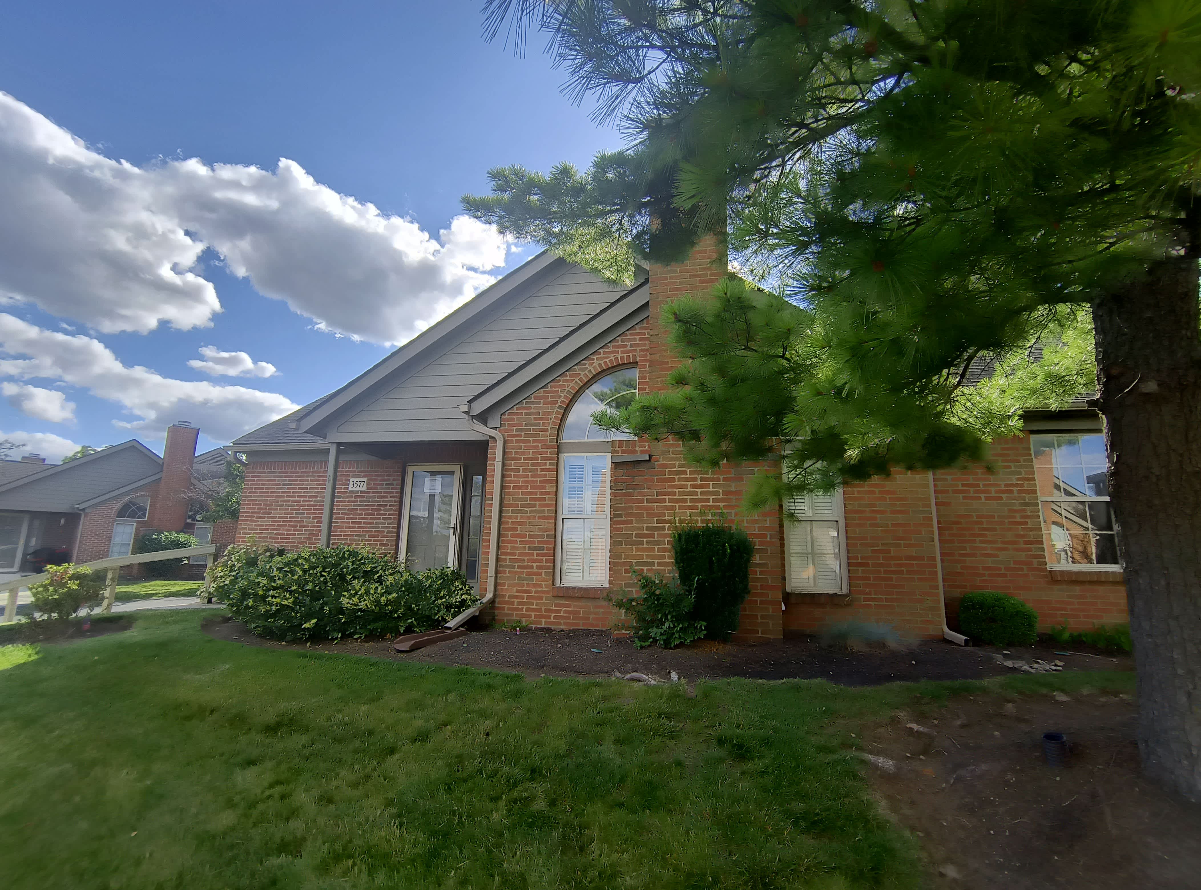 HUD Home β 3577 Hunters Crossing Dr, Grove City, OH 43123