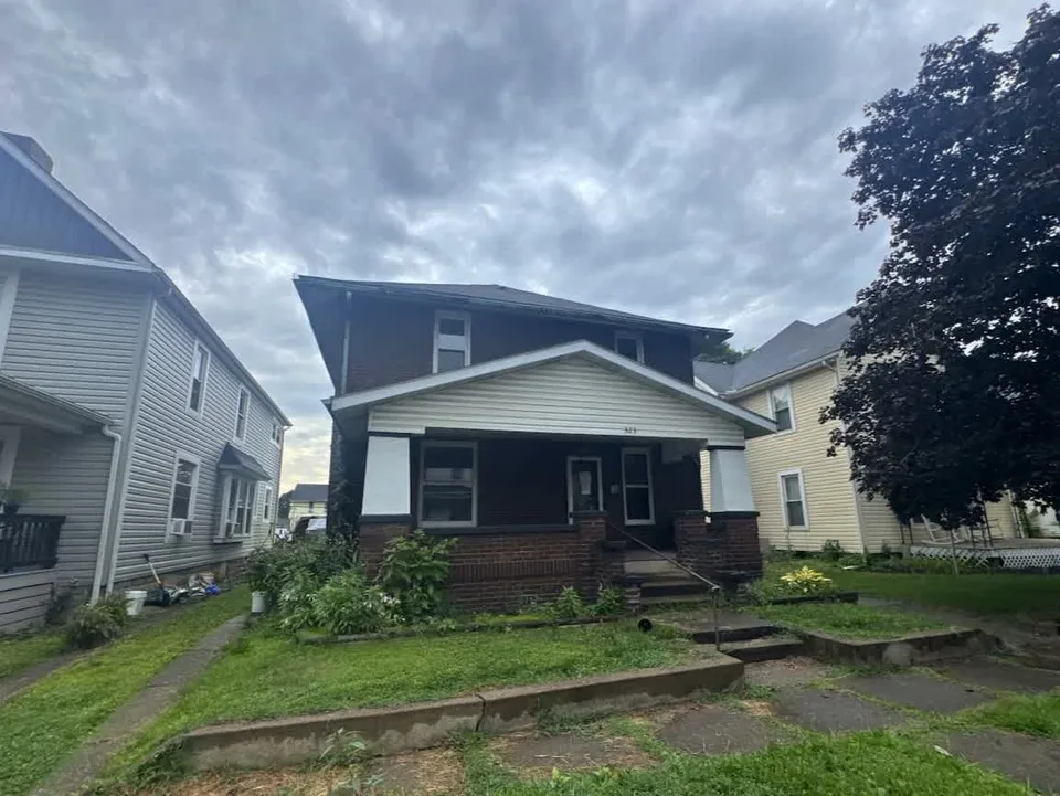 HUD Home — 323 South 9th Stree, Coshocton, OH 43812