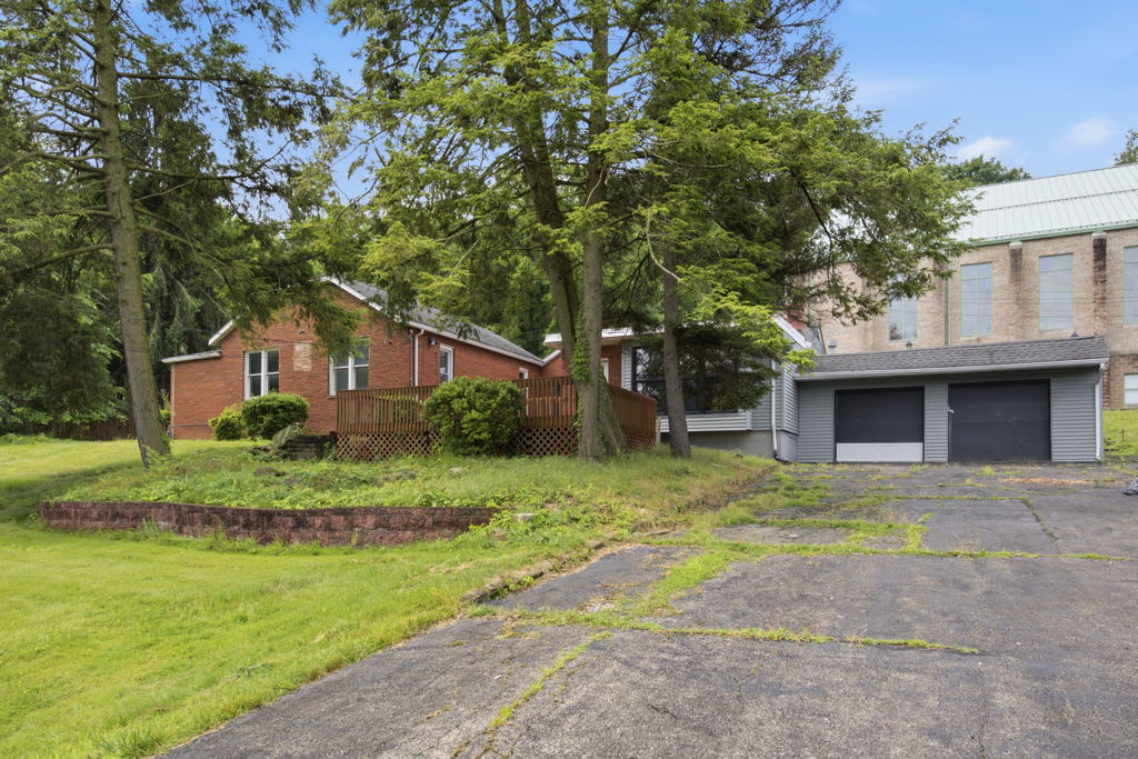 HUD Home — 1664 Fawcett Ave, White Oak, PA 15131