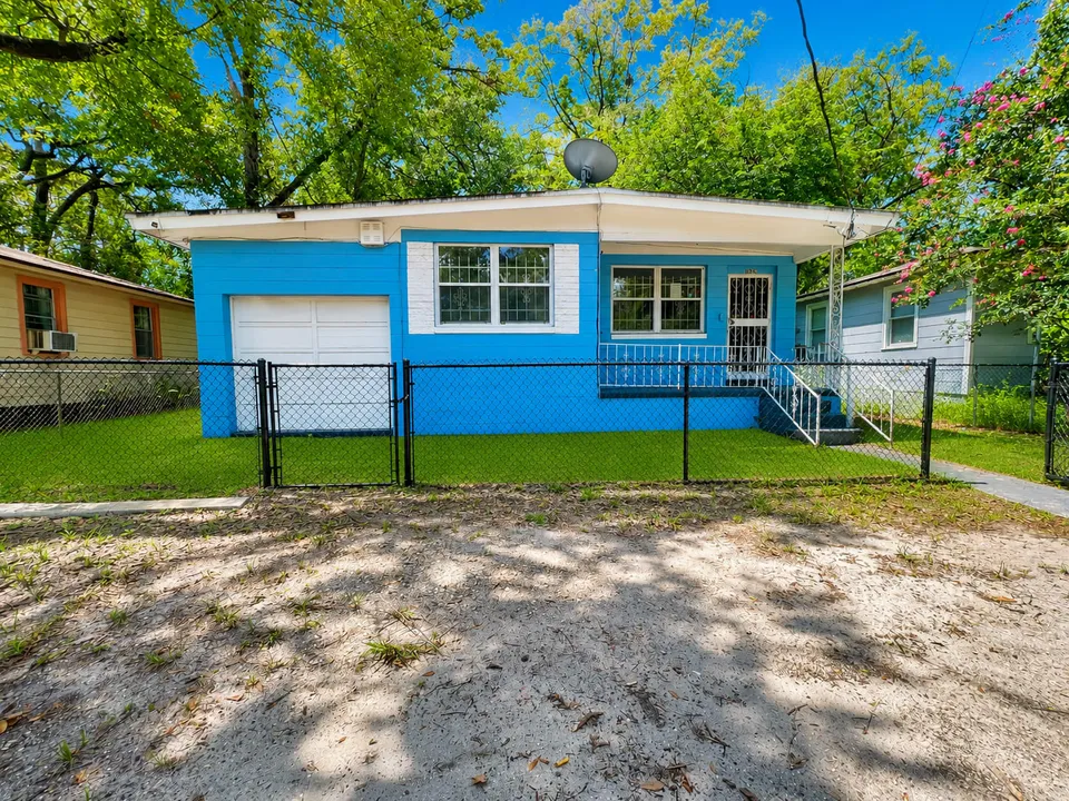 HUD Home — 1630 W 28th St, Jacksonville, FL 32209