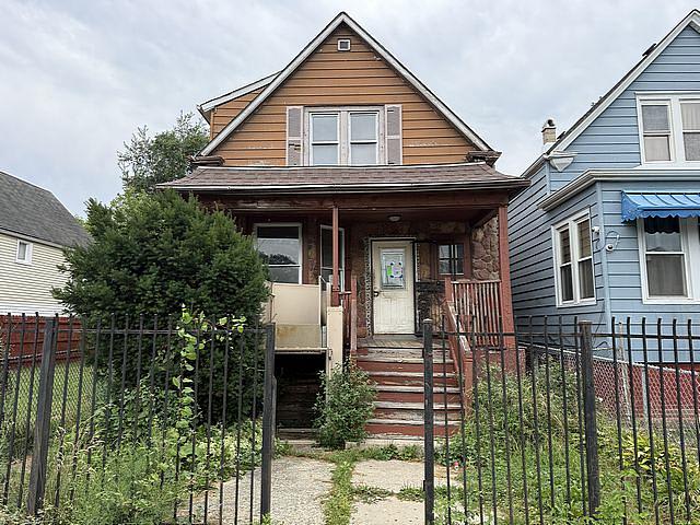 HUD Home — 6610 S Oakley Ave, Chicago, IL 60636 - photo 2