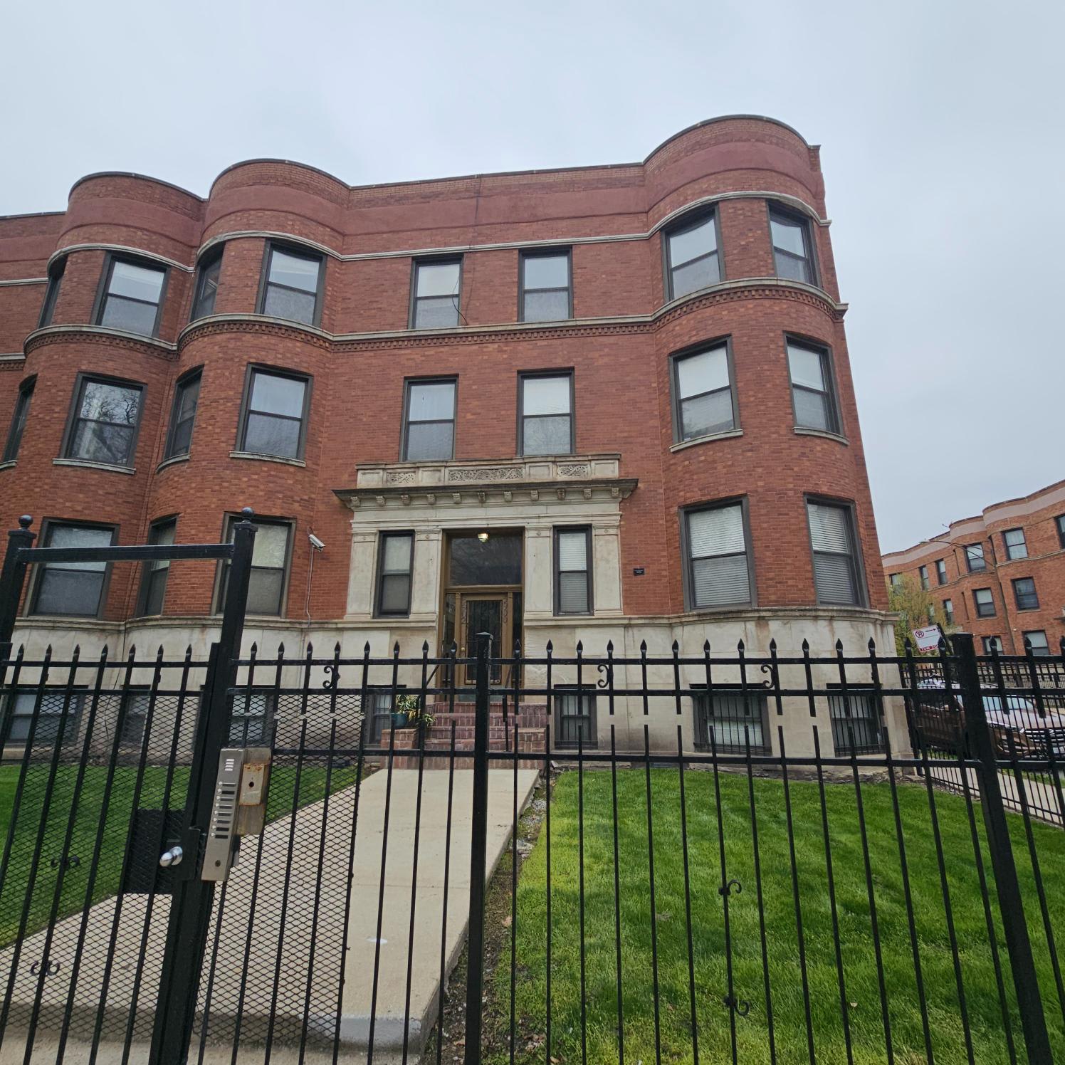 HUD Home — 5900 S King Dr #c2, Chicago, IL 60637 — photo 1