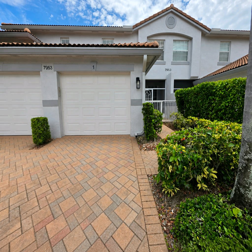 HUD Home — 7953 Laina Ln 1, Boynton Beach, FL 33437 - photo 1