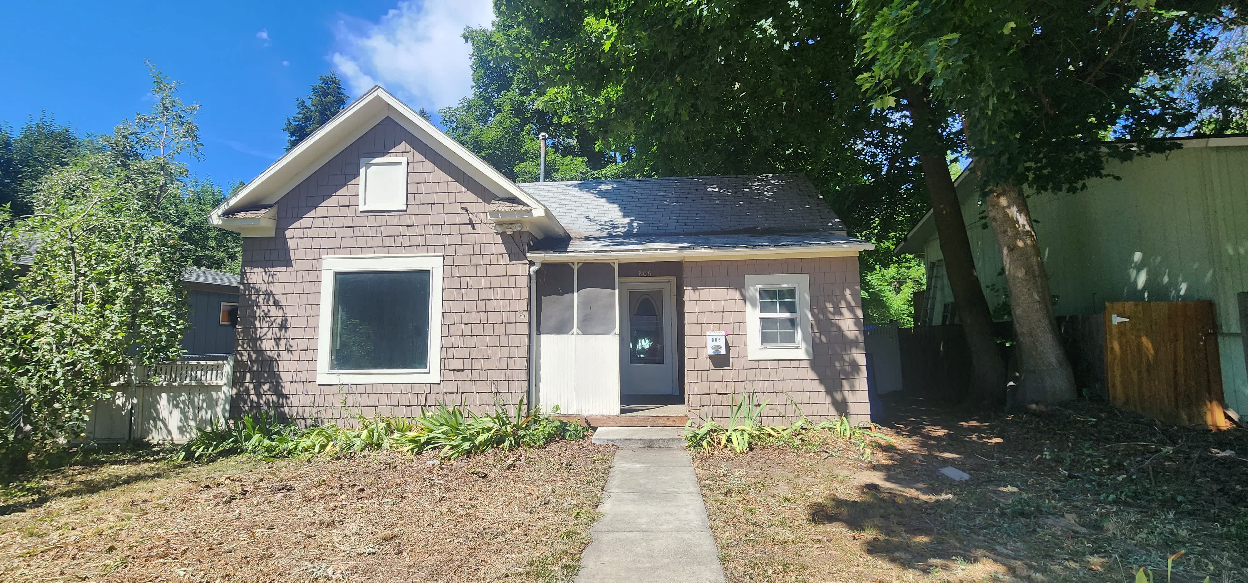 HUD Home — 806 S Greene St, Spokane, WA 99202 - photo 1