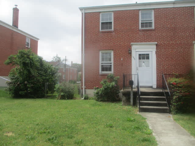 HUD Home — 1833 Trenleigh Rd, Parkville, MD 21234 - photo 1