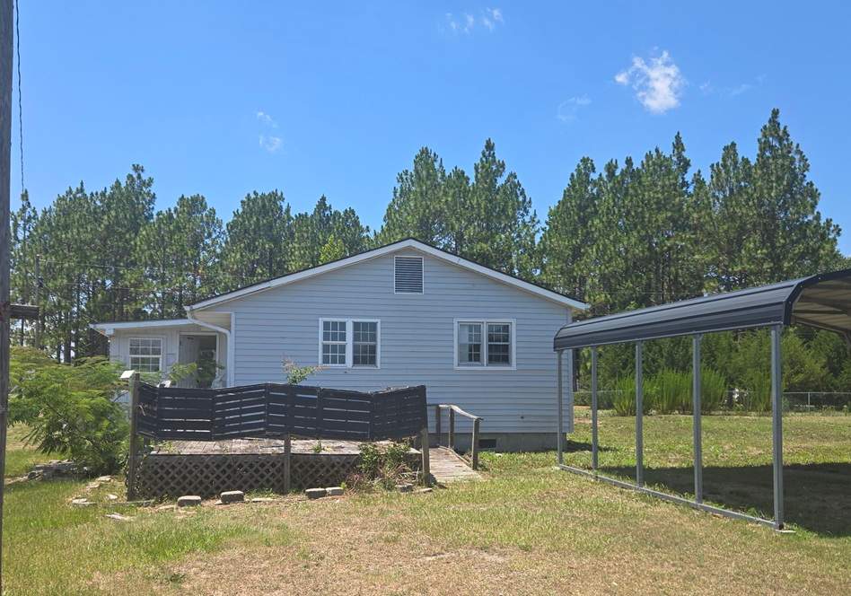 HUD Home — 129 Pattie Ln, Maysville, NC 28555 - photo 2